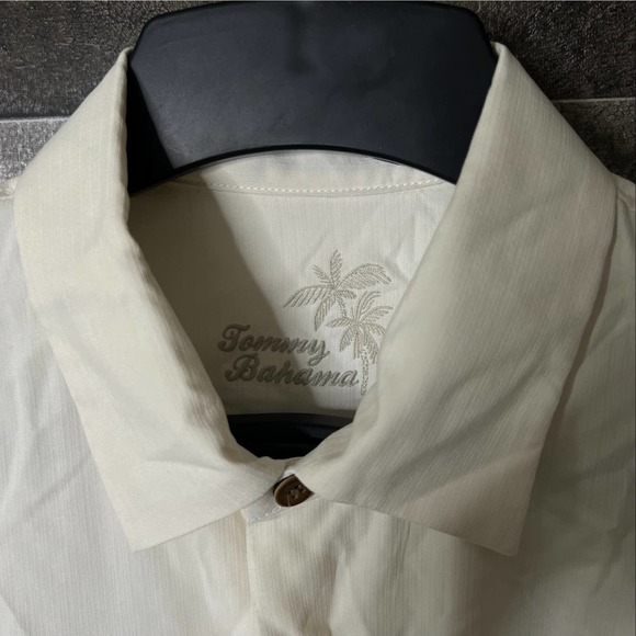 SOLD NWT Tommy Bahama Button Down Shirt Large - Picture 4 of 4
